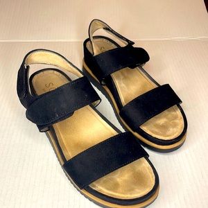 NATURAL SOUL KAILA SANDALS SIZE 8 1/2M Black Memory Foam Footbed. EUC